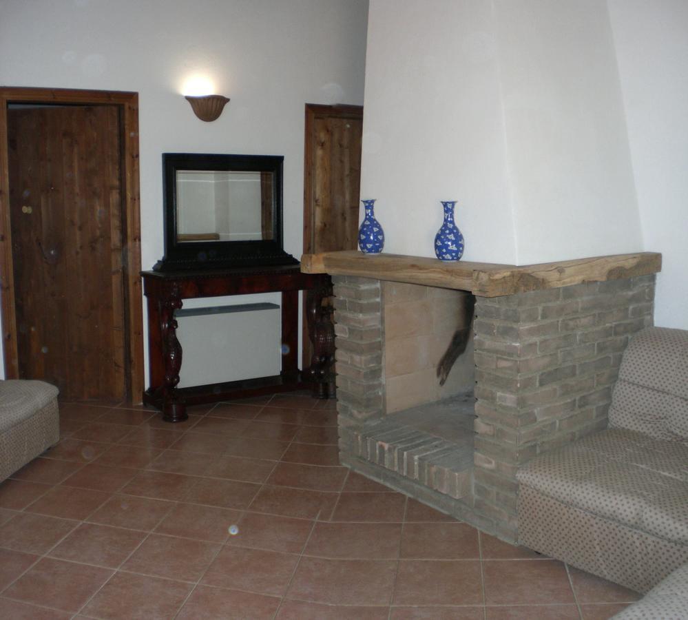 Agriturismo Le Forre Del Treja 奇维塔卡斯提亚 外观 照片